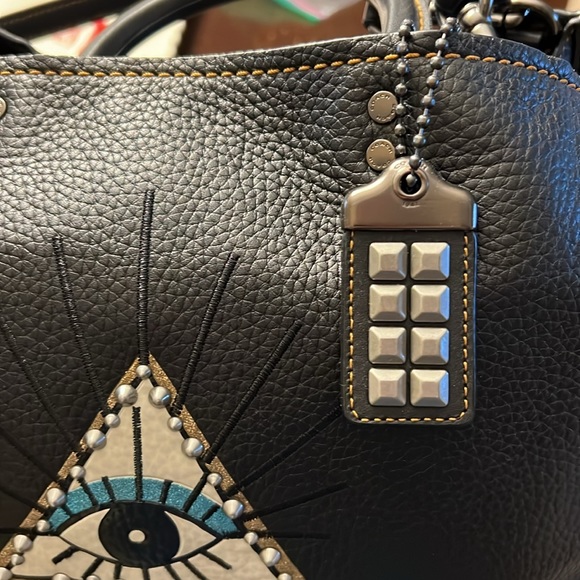 Coach Pyramid Eye Rogue 30 - Picture 4 of 10